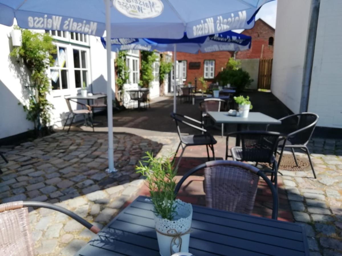 Hotel Zur Linde Meldorf Exterior foto